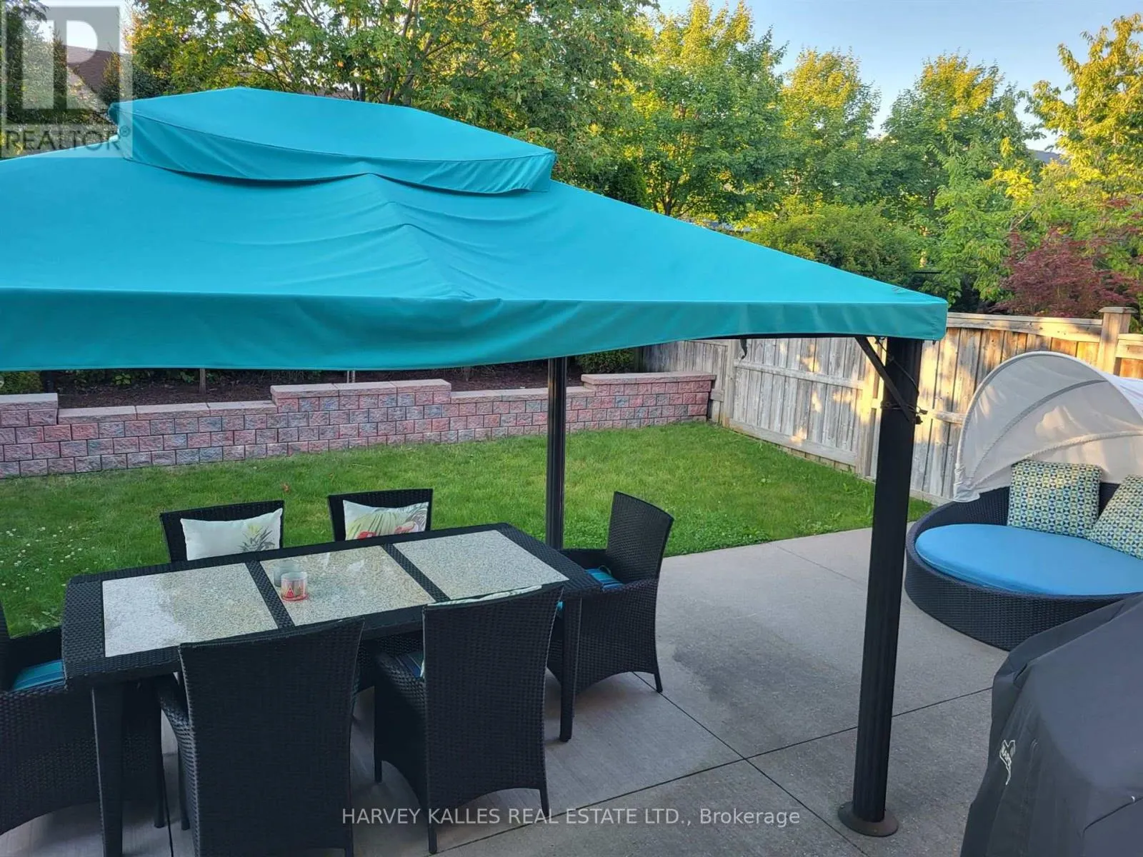 36 CANYON GATE CRESCENT