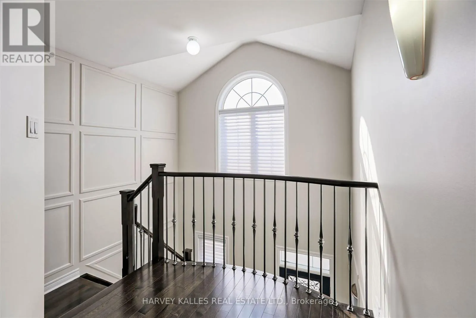 36 CANYON GATE CRESCENT