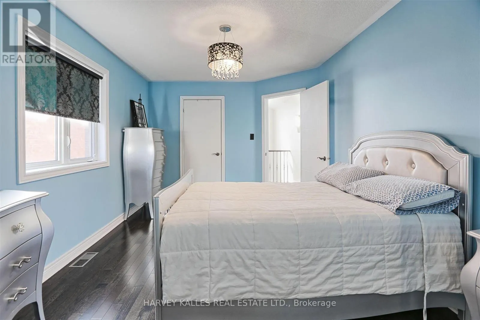 36 CANYON GATE CRESCENT