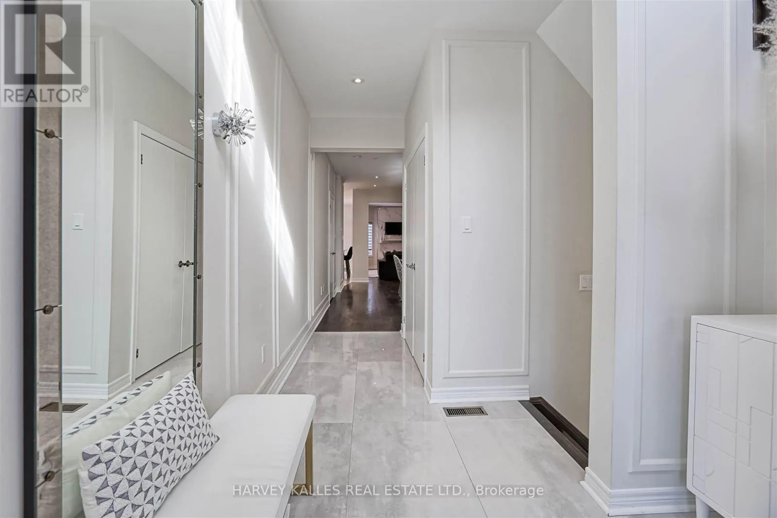 36 CANYON GATE CRESCENT