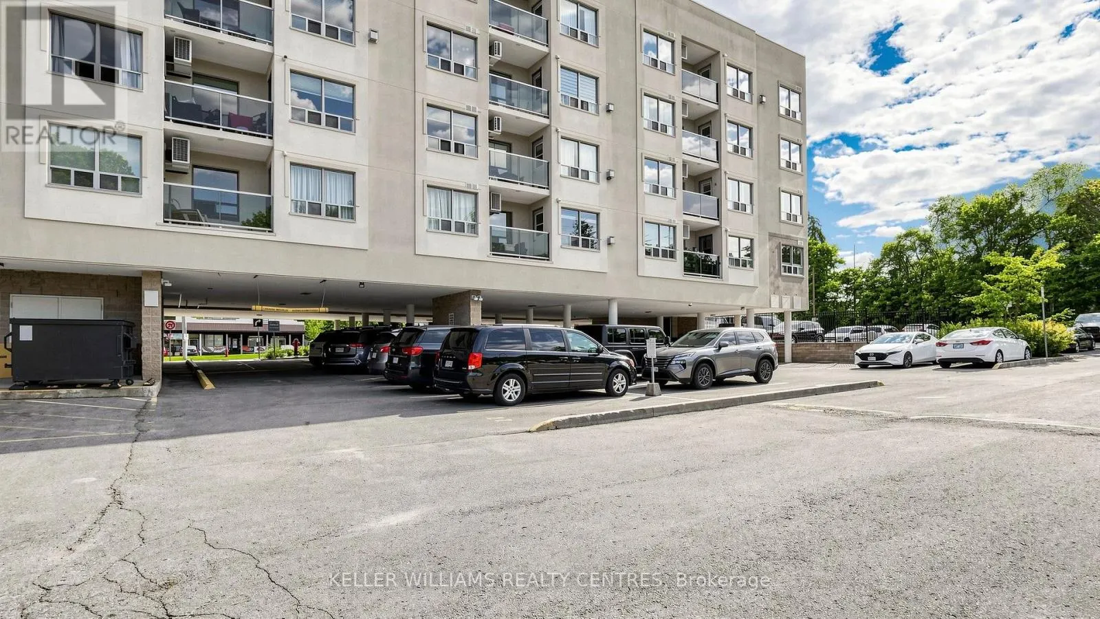 417 - 160 WELLINGTON STREET E