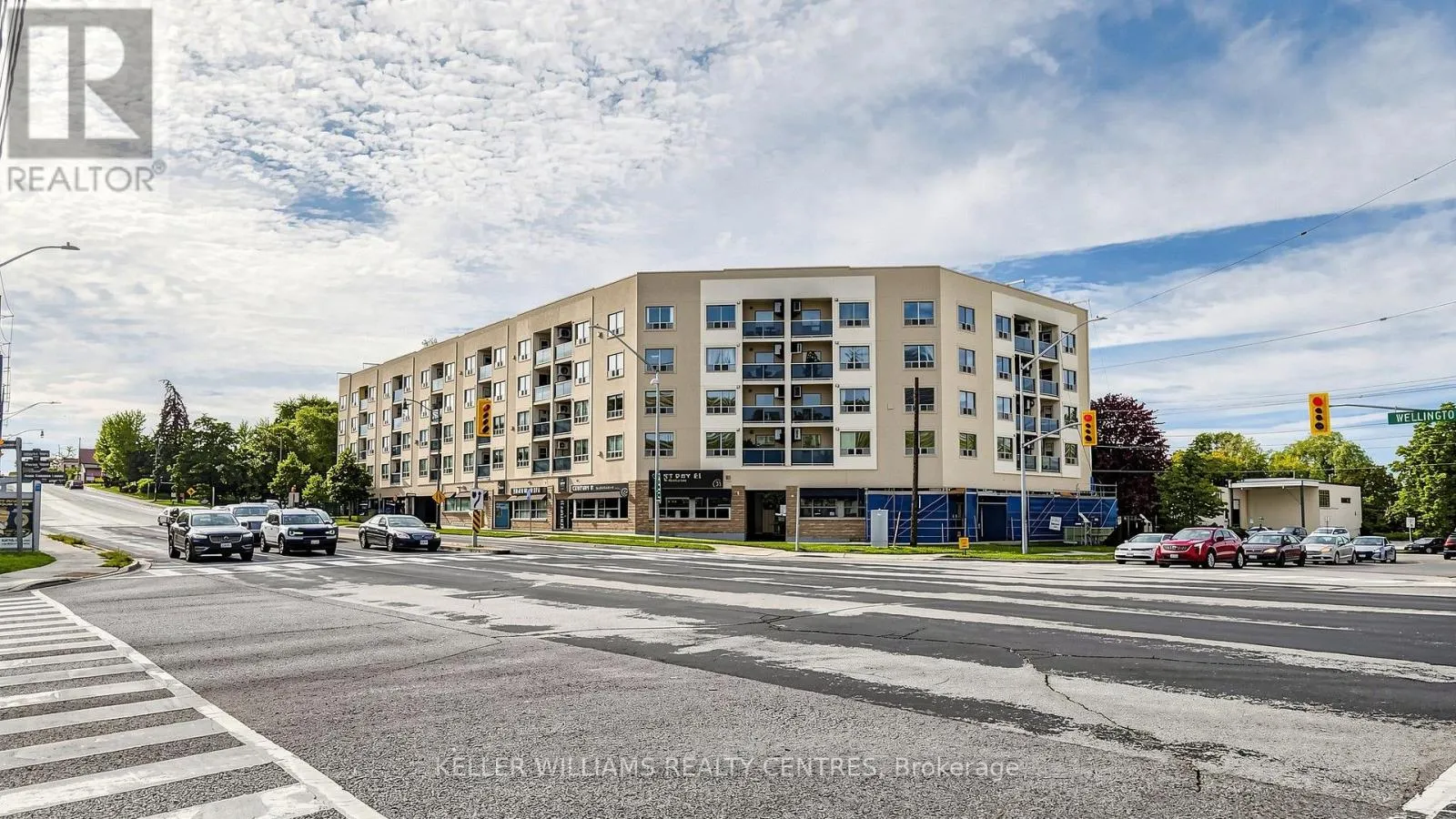 417 - 160 WELLINGTON STREET E