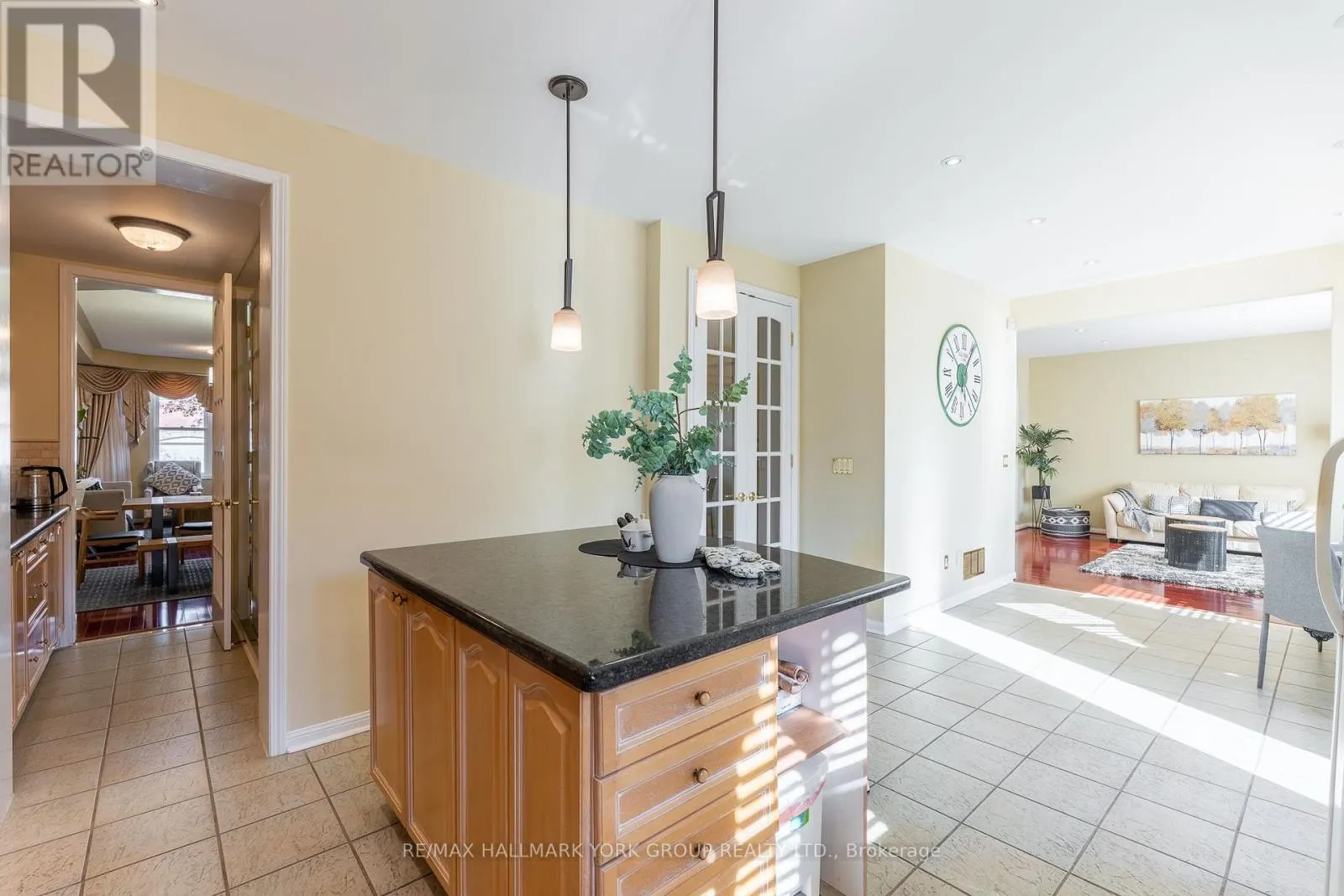 75 WINSTON CASTLE DRIVE
