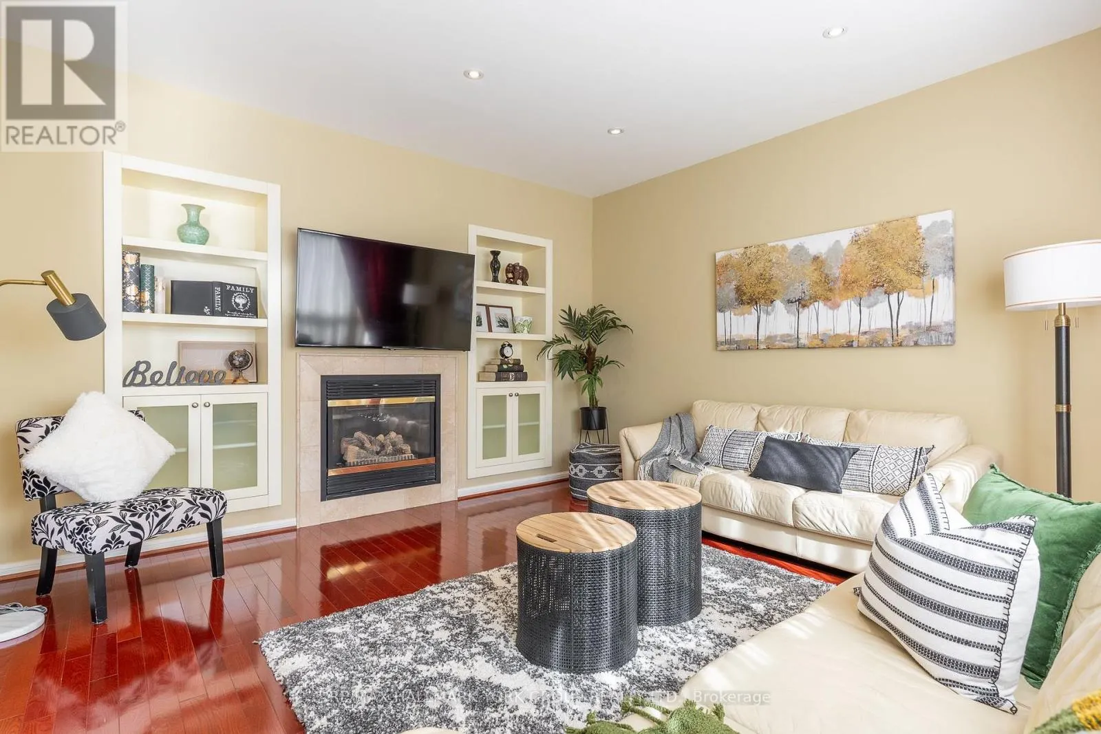 75 WINSTON CASTLE DRIVE
