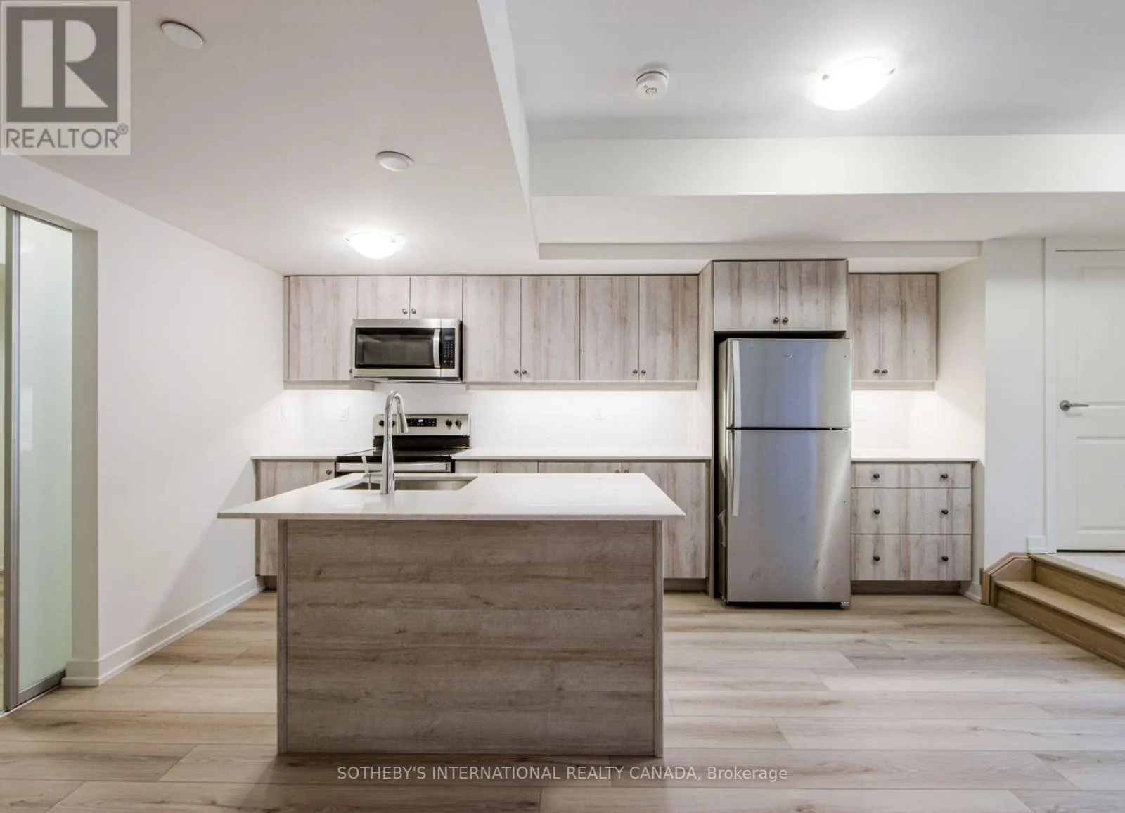 2102 - 58 ELIZABETH STREET S