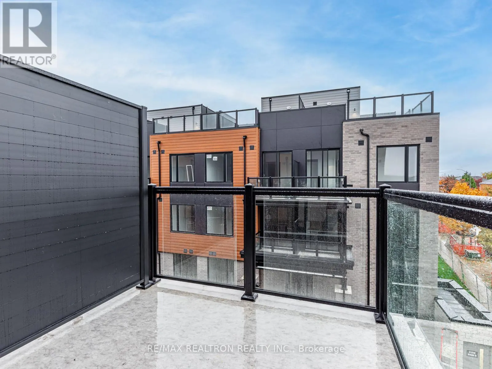 31 - 117 MARYDALE AVENUE
