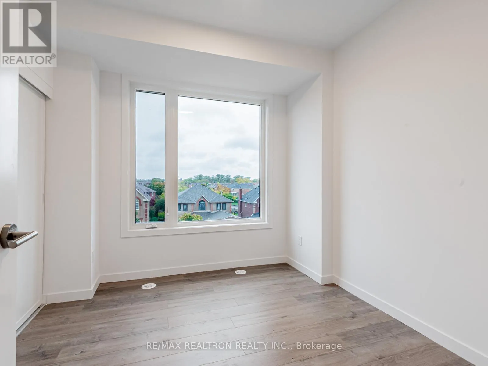 31 - 117 MARYDALE AVENUE