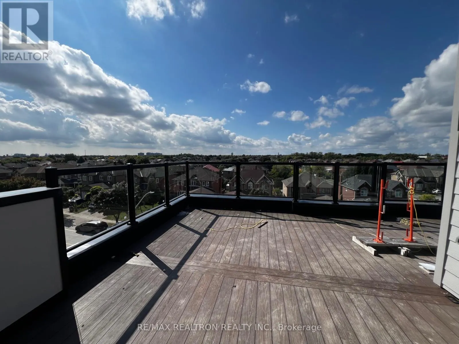 31 - 117 MARYDALE AVENUE