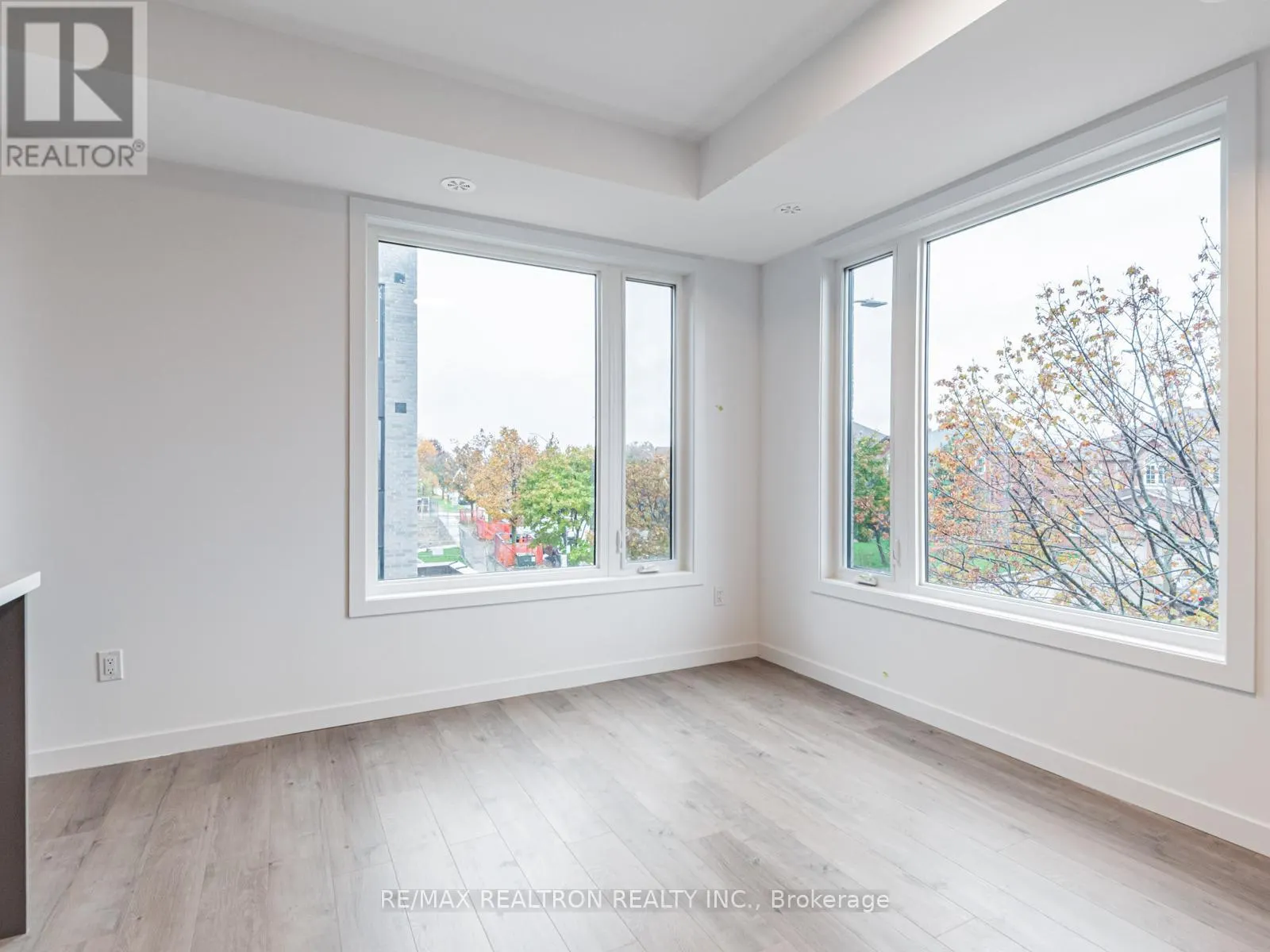 31 - 117 MARYDALE AVENUE