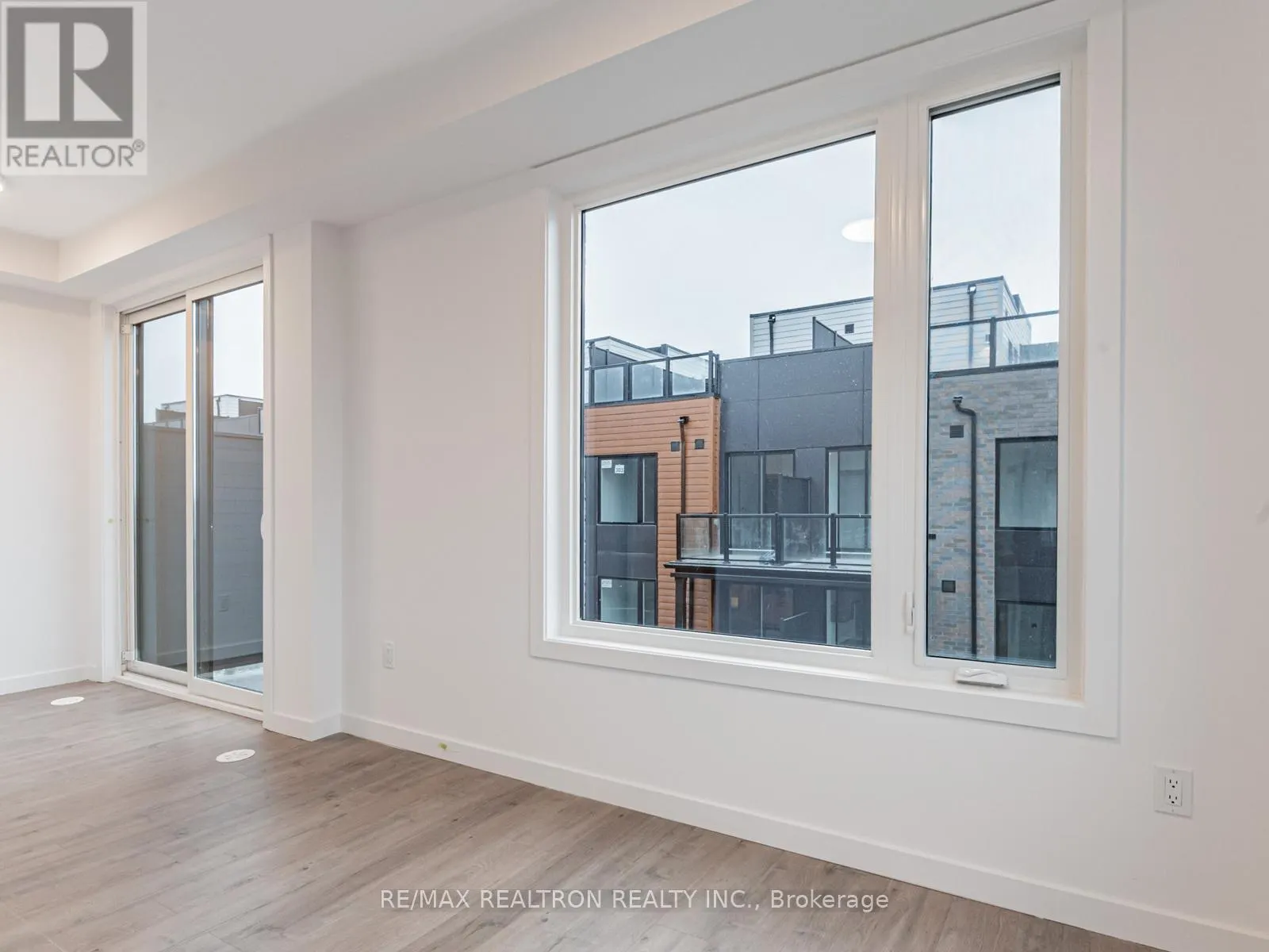 31 - 117 MARYDALE AVENUE