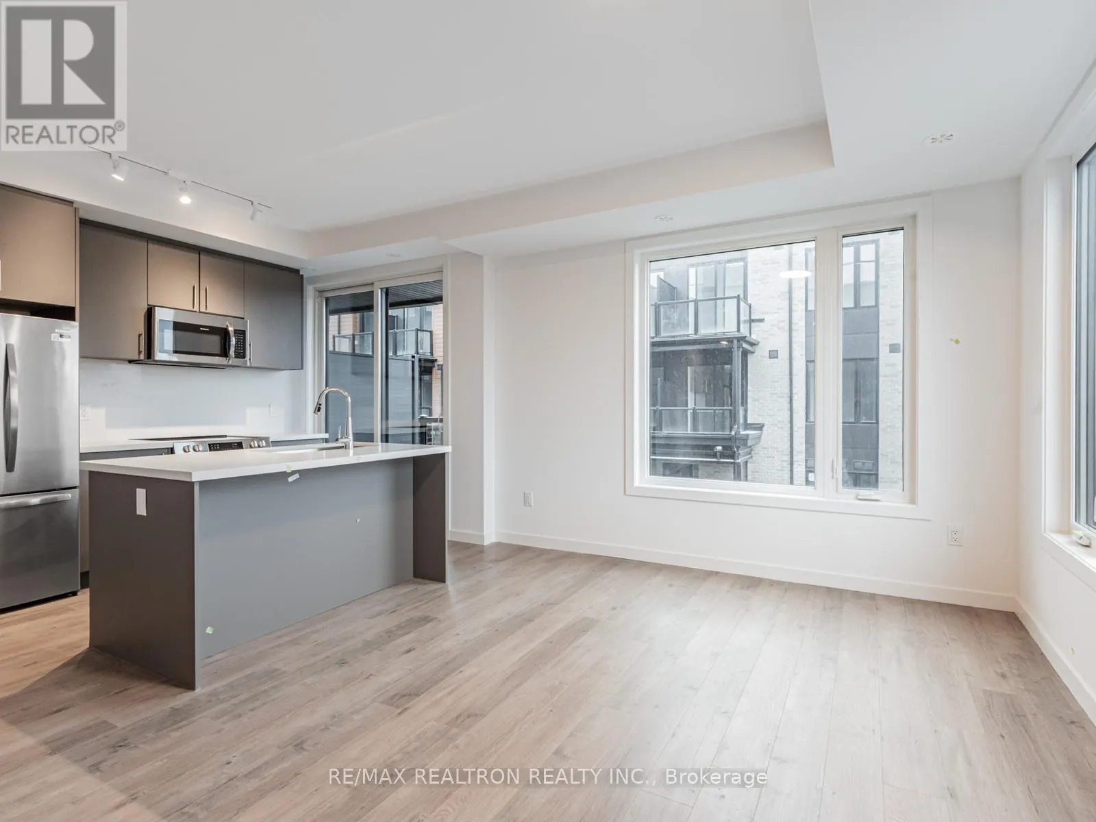 31 - 117 MARYDALE AVENUE