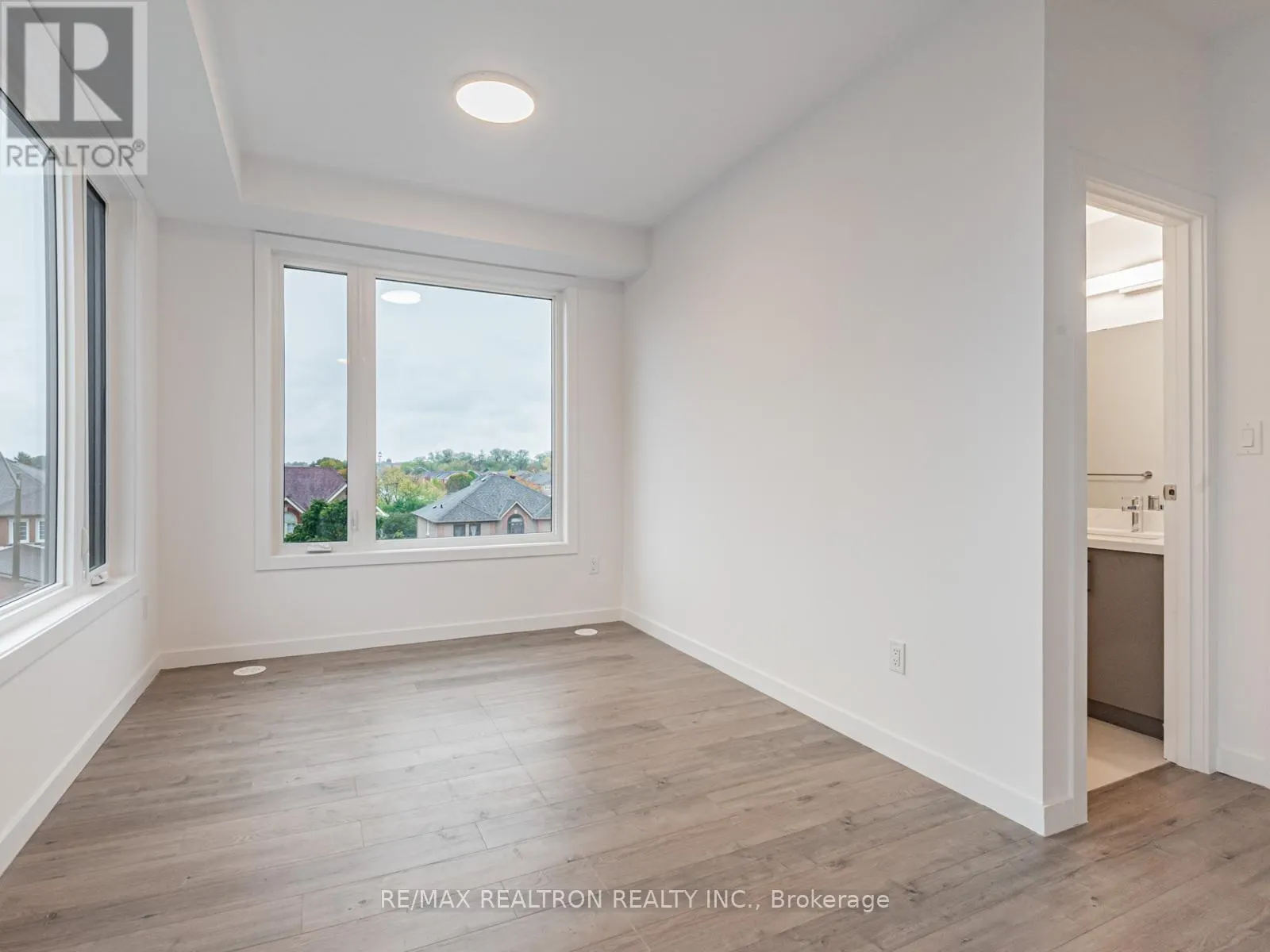 31 - 117 MARYDALE AVENUE