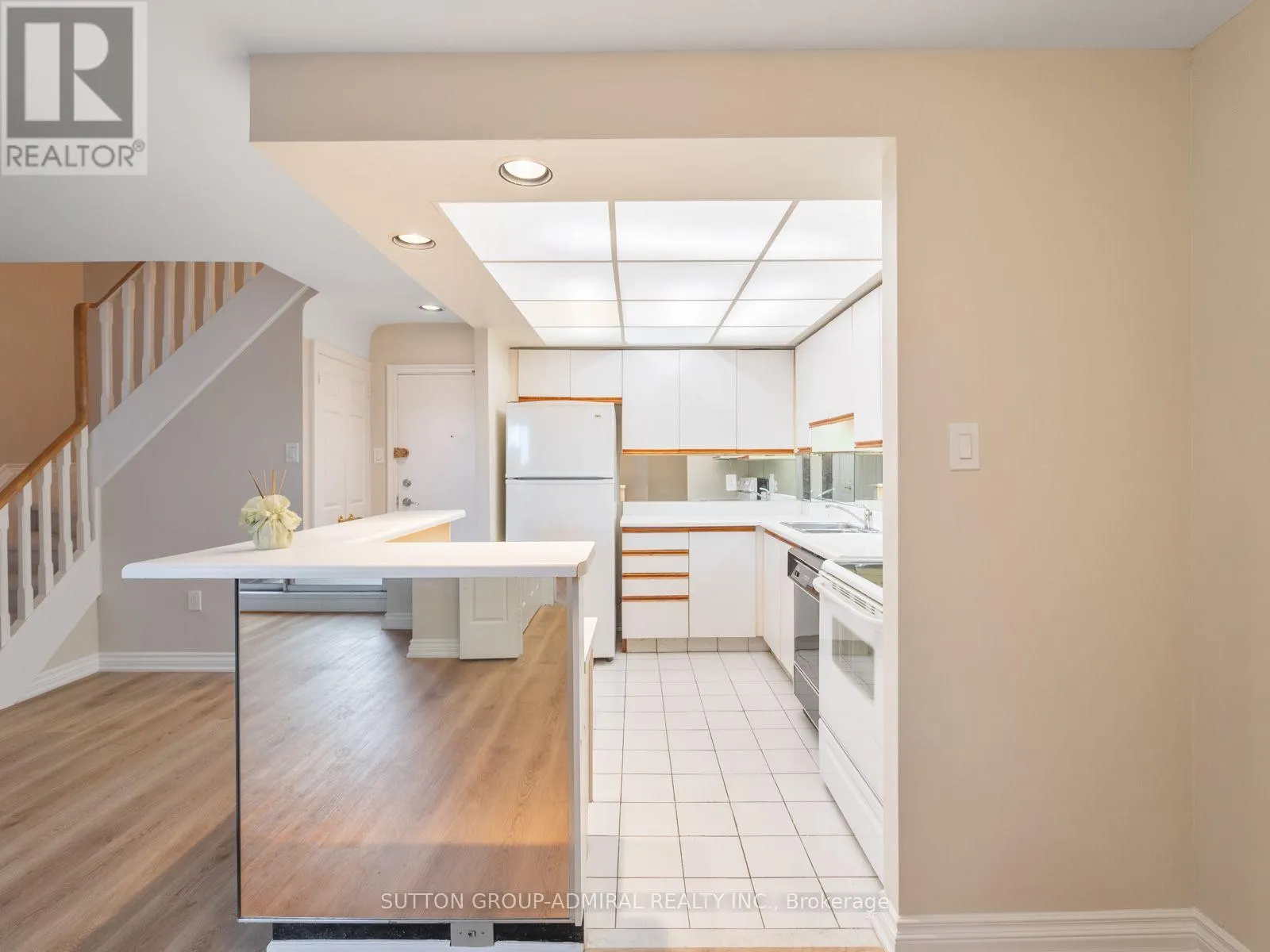 316 - 16 ELGIN STREET