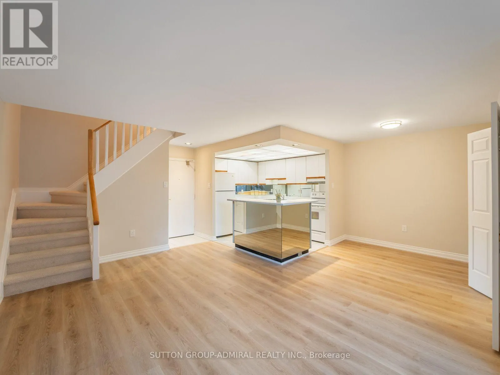 316 - 16 ELGIN STREET