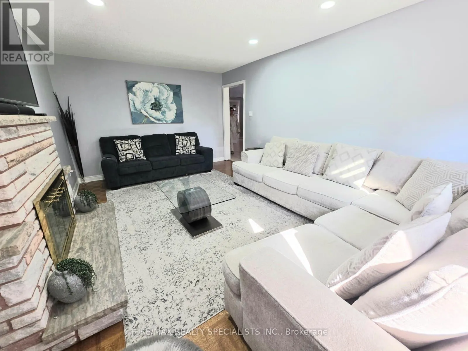 41 CLAUDIA AVENUE