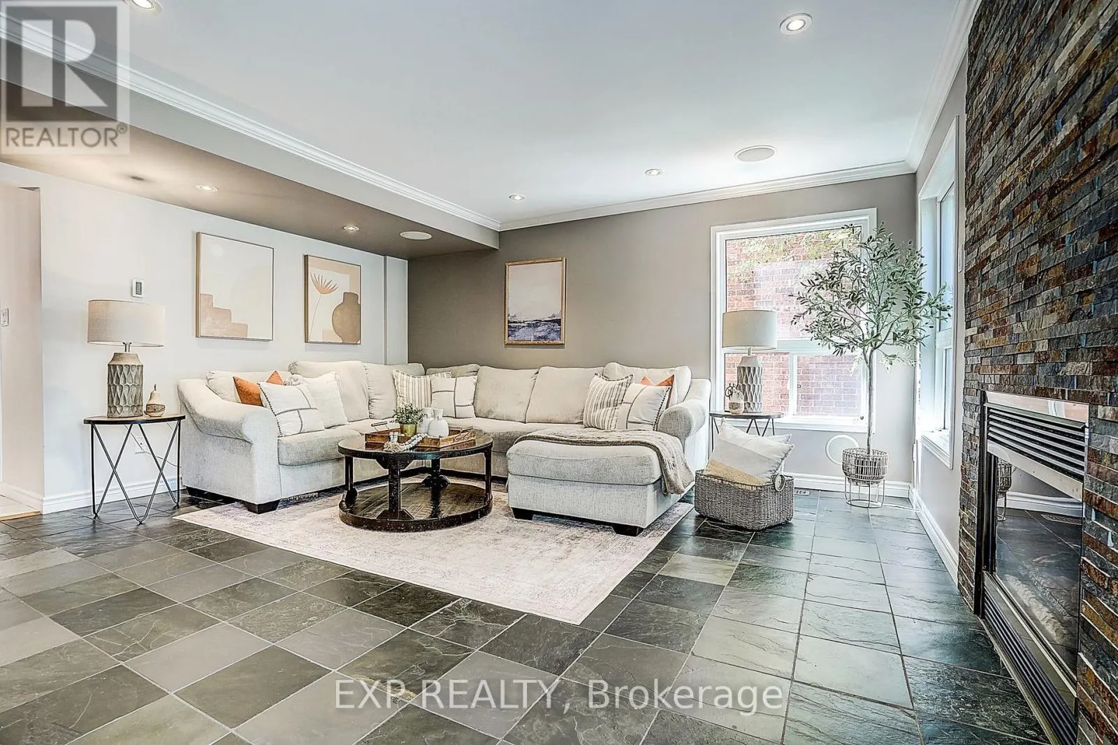 499 SILKEN LAUMANN DRIVE