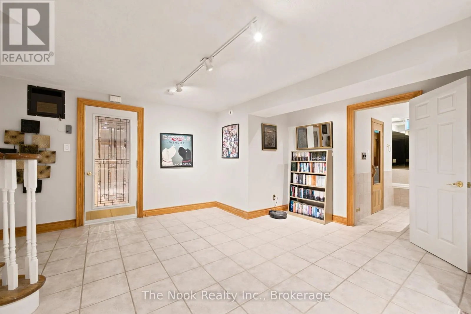 1018 LOCKWOOD CIRCLE
