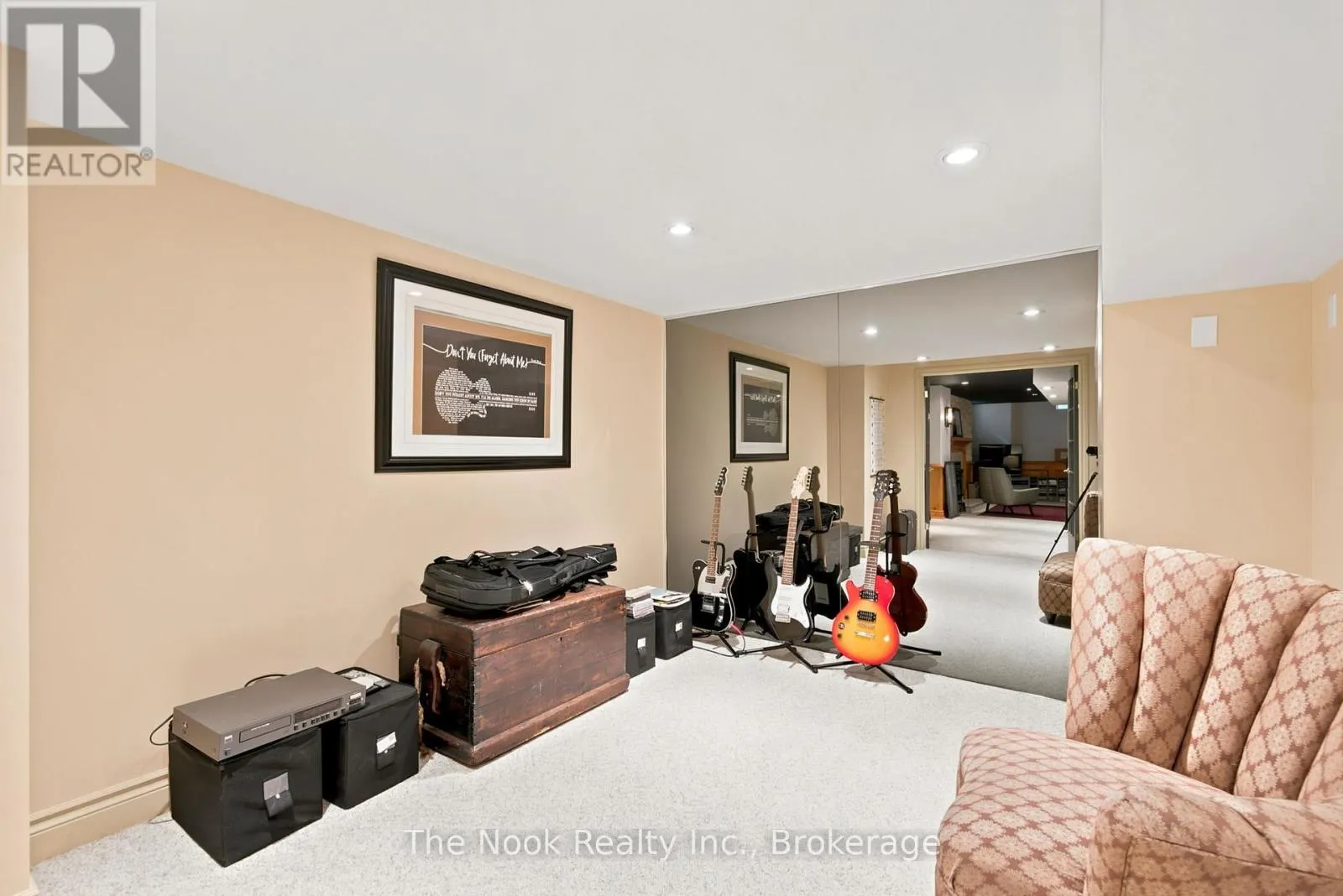1018 LOCKWOOD CIRCLE
