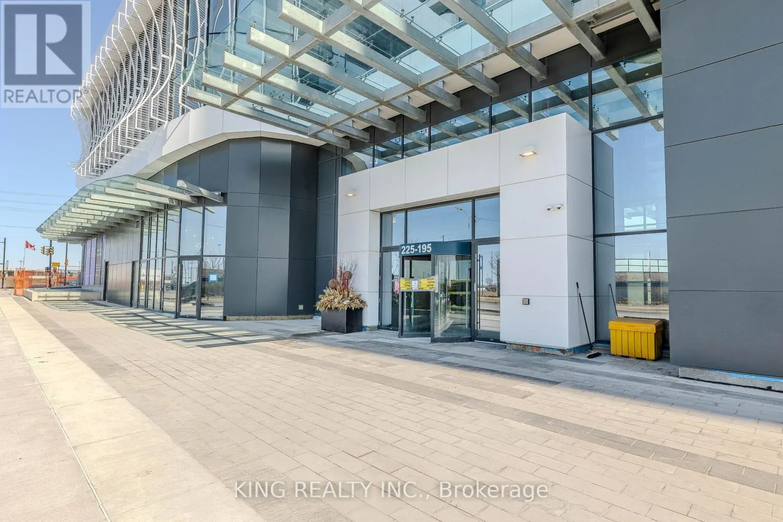 6303 - 225 COMMERCE STREET