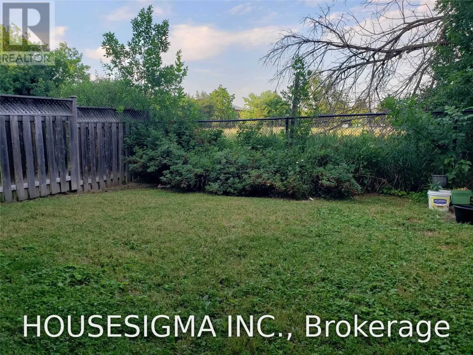 B1 - 329 BATHURST GLEN DRIVE