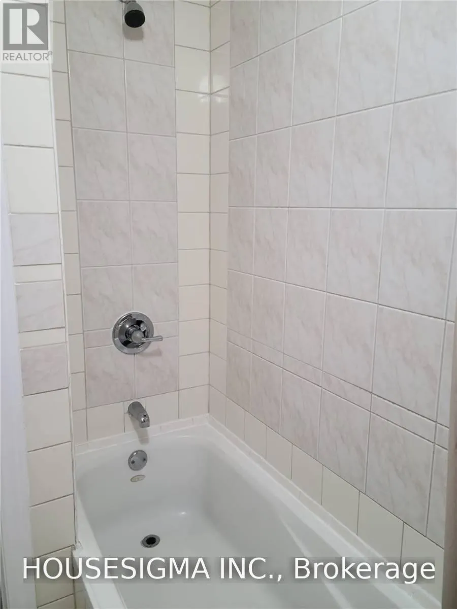 B1 - 329 BATHURST GLEN DRIVE