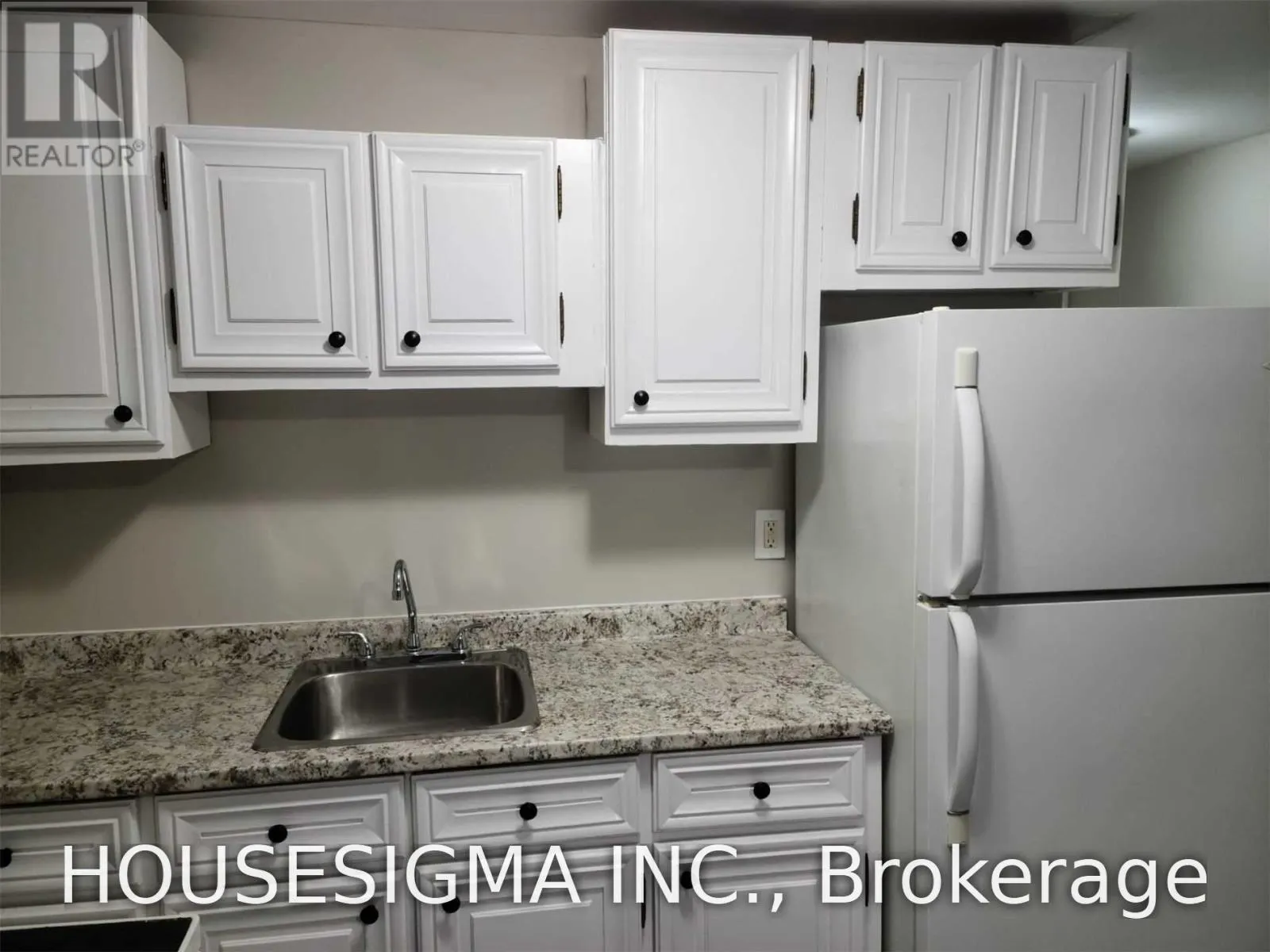 B1 - 329 BATHURST GLEN DRIVE