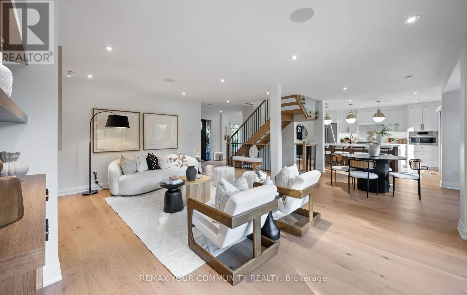209 HEATHWOOD HEIGHTS DRIVE
