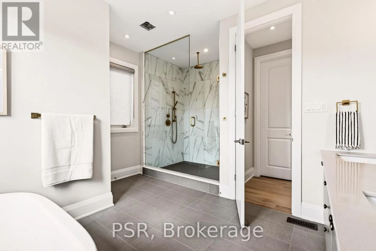 33 PINE HEIGHTS DRIVE