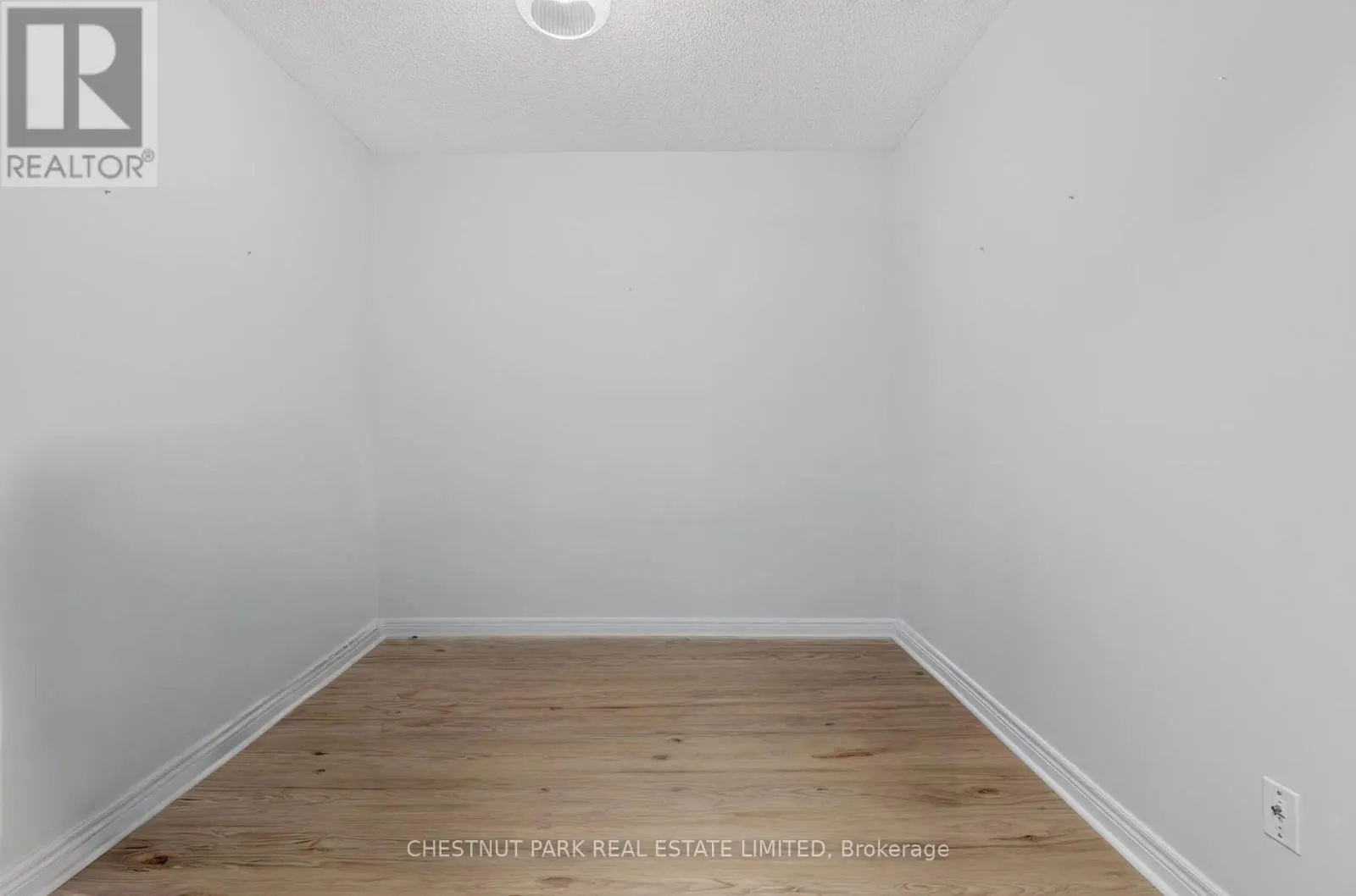 205 - 100 PROMENADE CIRCLE