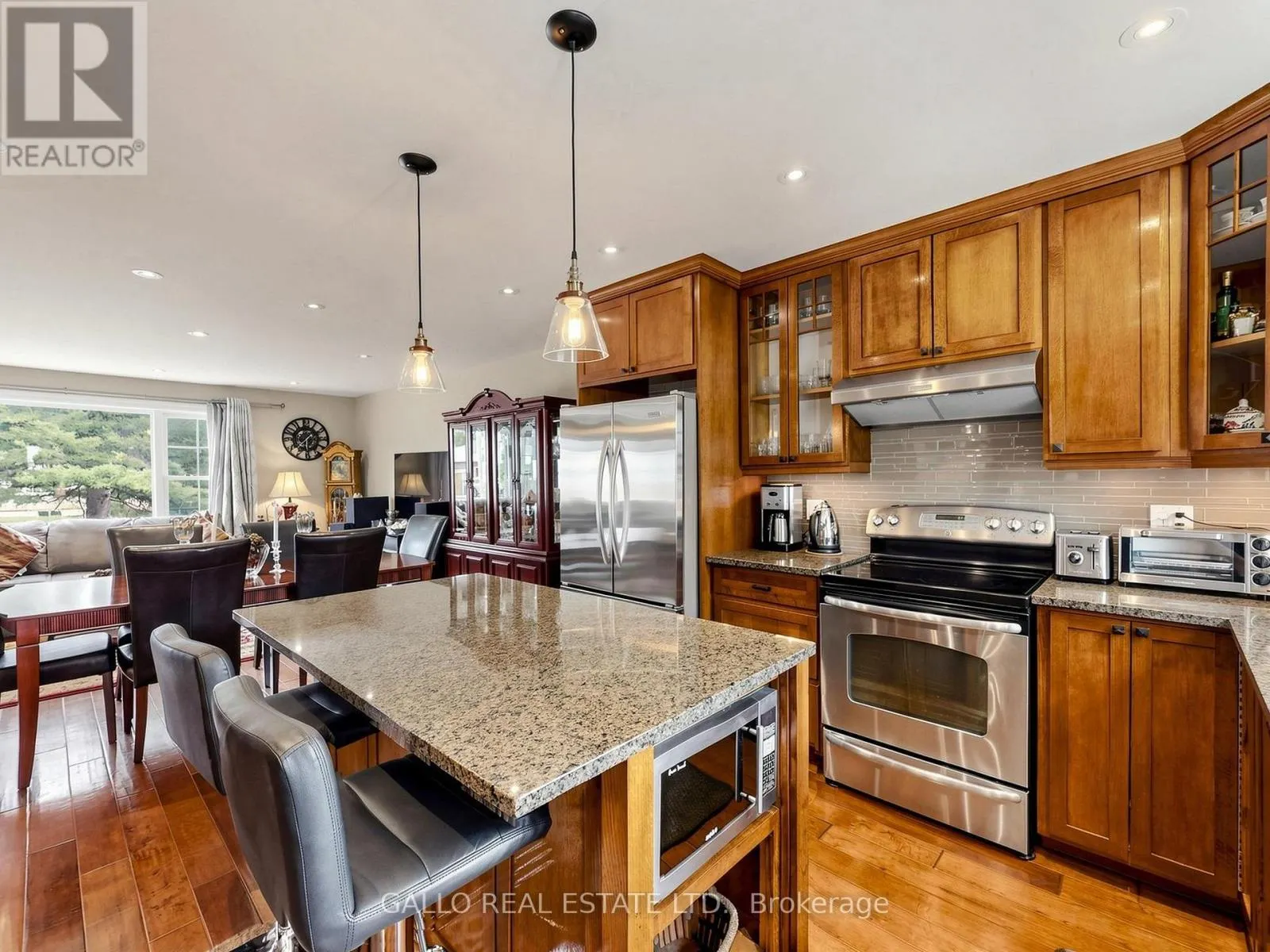 36 ELMVALE BOULEVARD