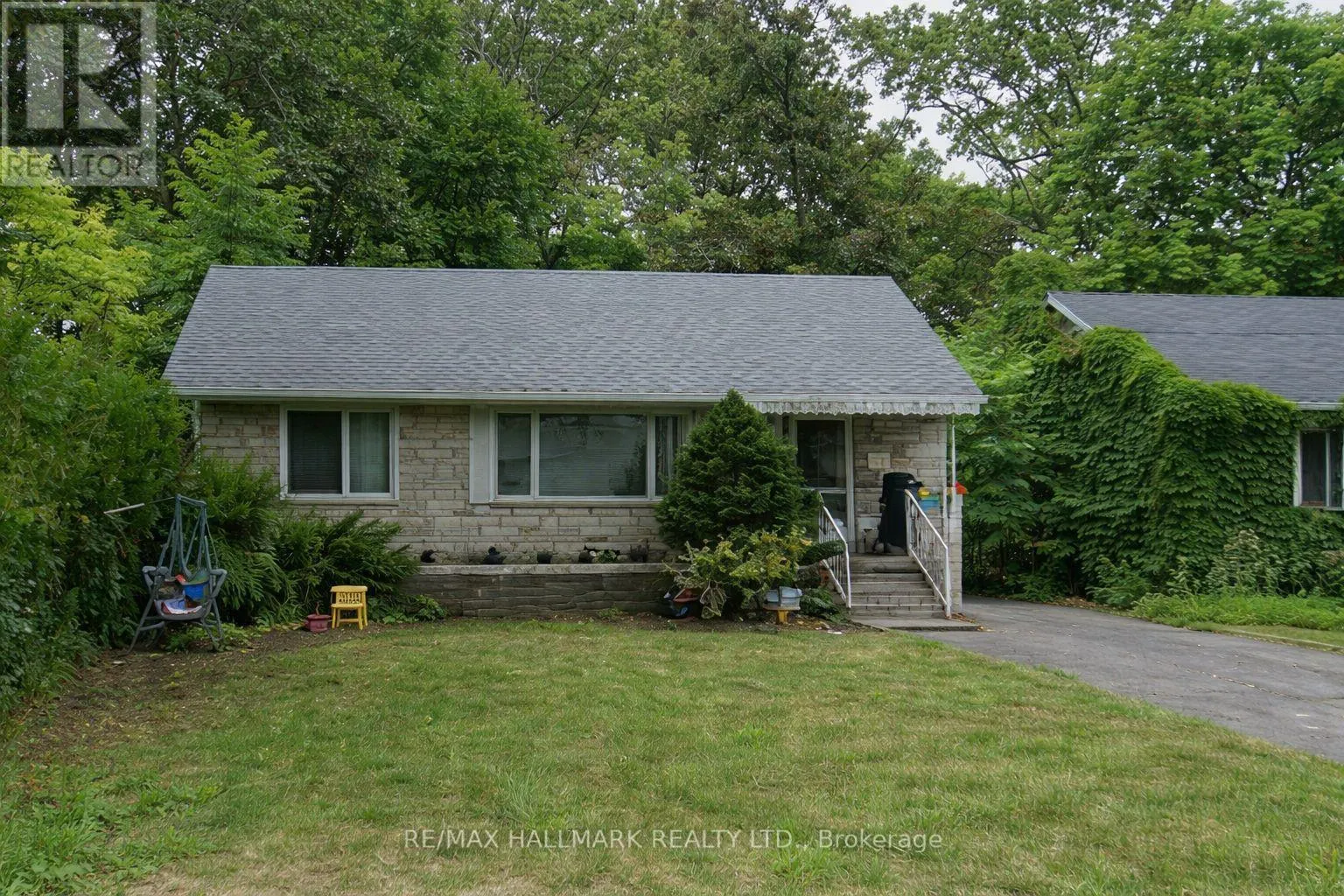 22 GRANDVIEW AVENUE