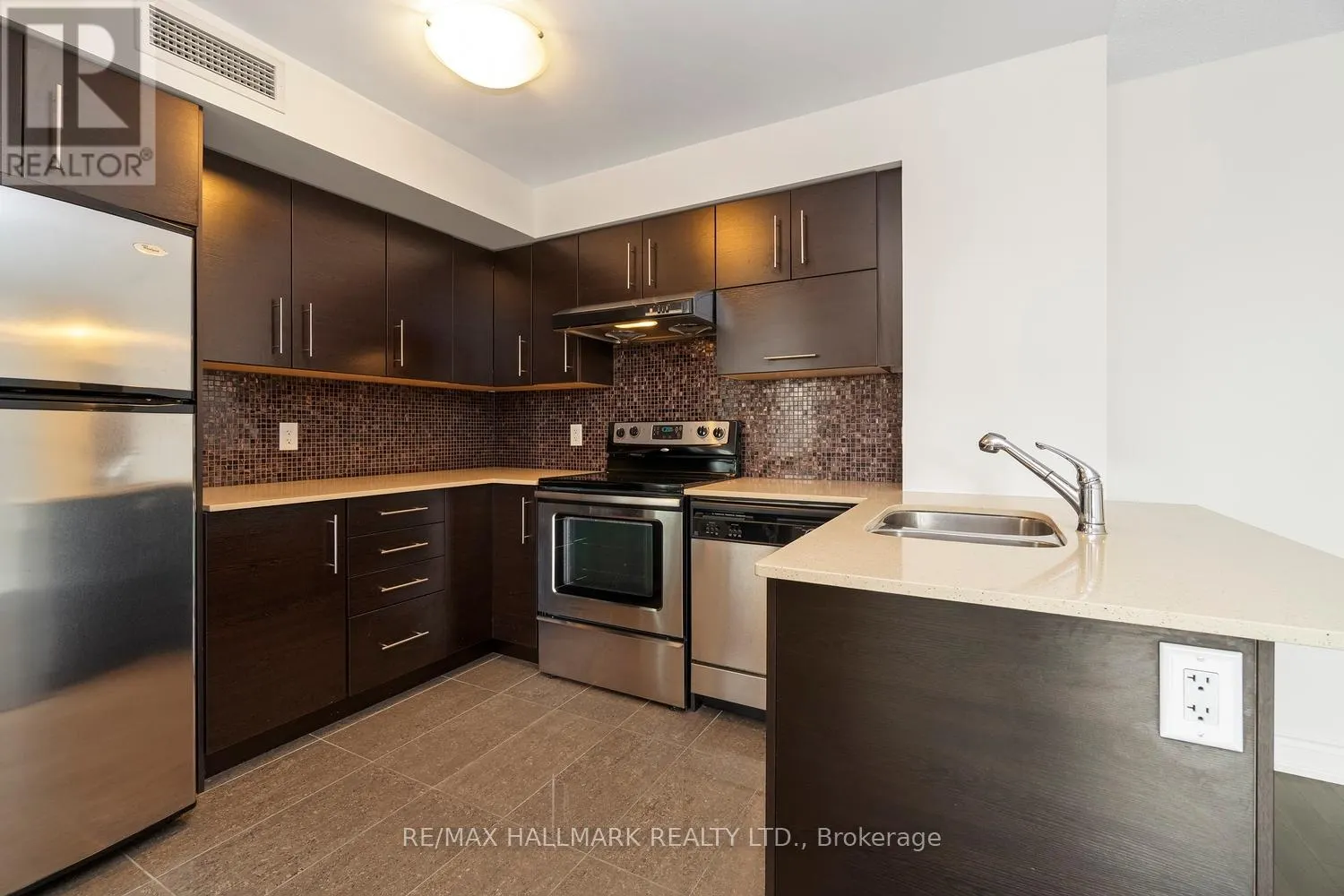308 - 253 SOUTH PARK ROAD