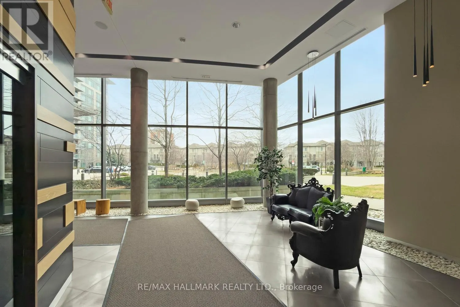 308 - 253 SOUTH PARK ROAD