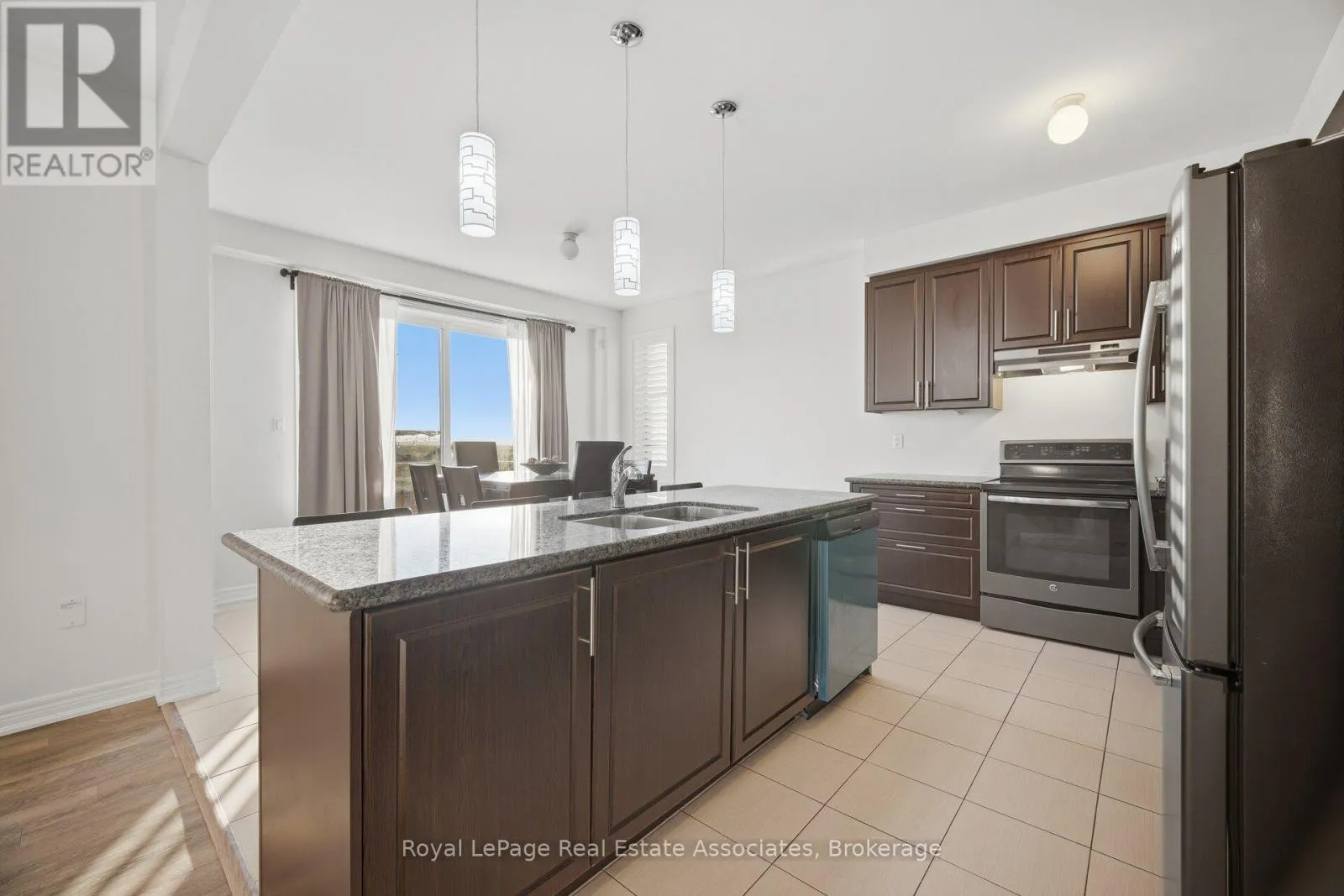 104 SUTCLIFFE WAY