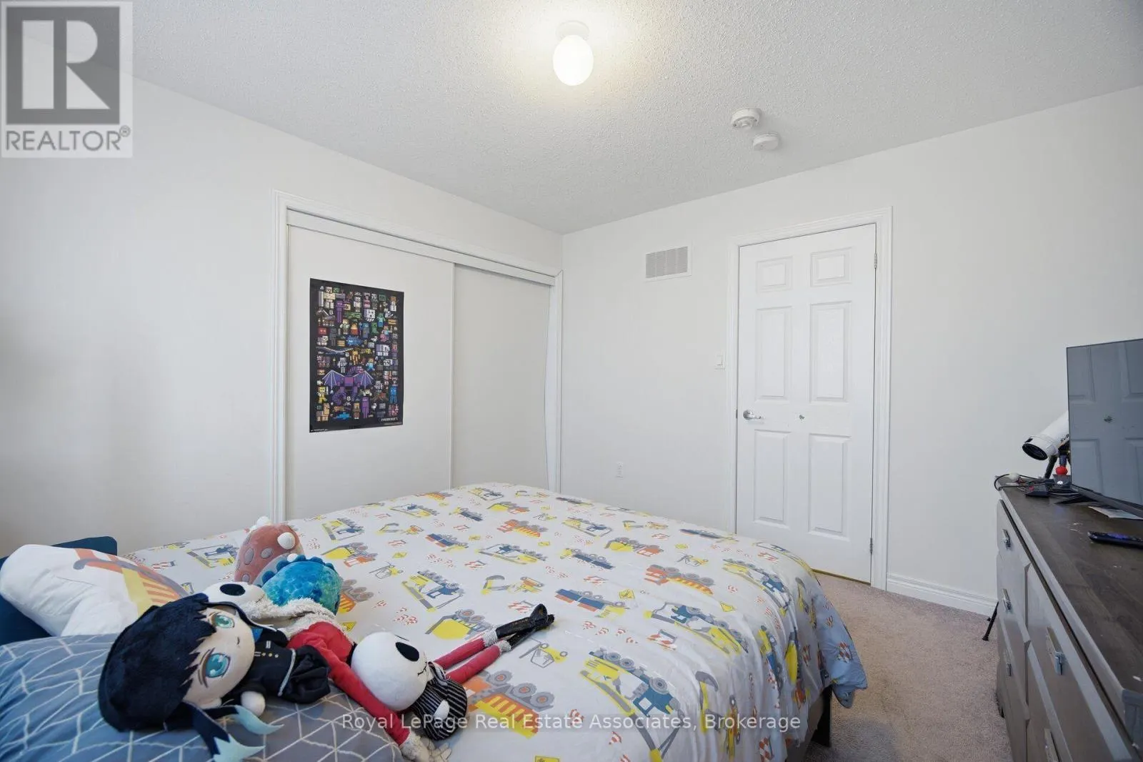104 SUTCLIFFE WAY