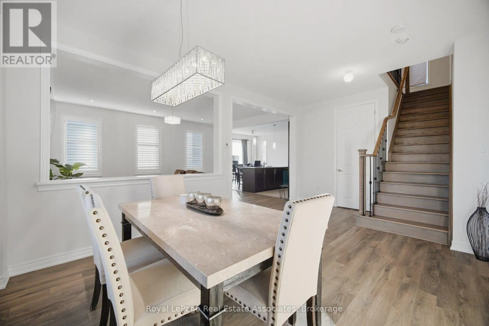 104 SUTCLIFFE WAY
