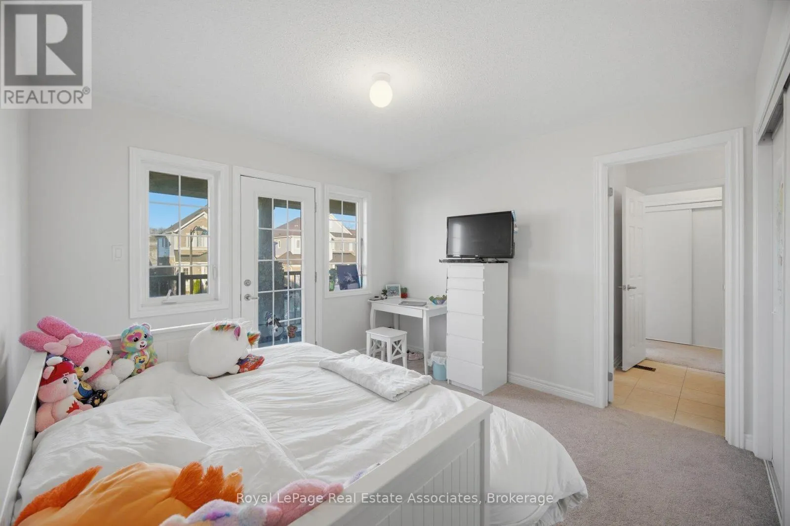 104 SUTCLIFFE WAY