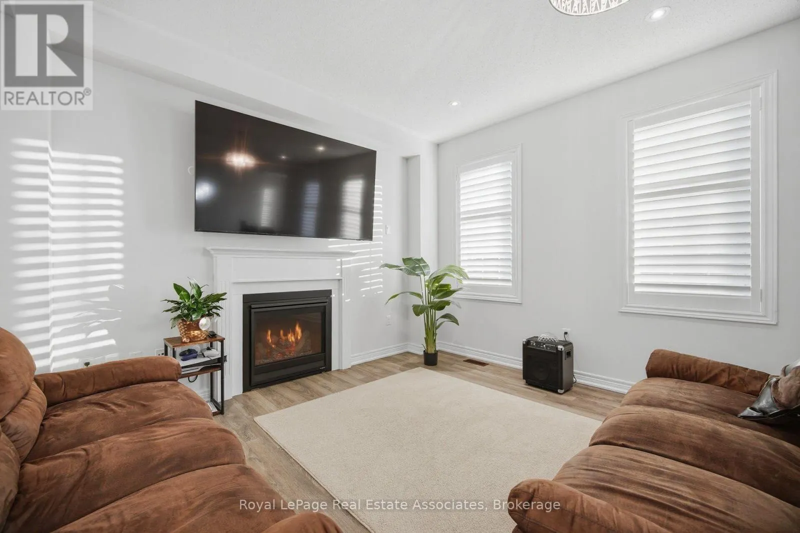 104 SUTCLIFFE WAY