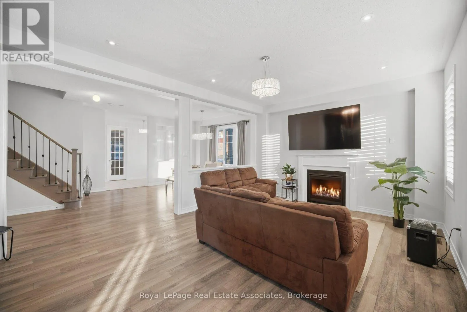 104 SUTCLIFFE WAY