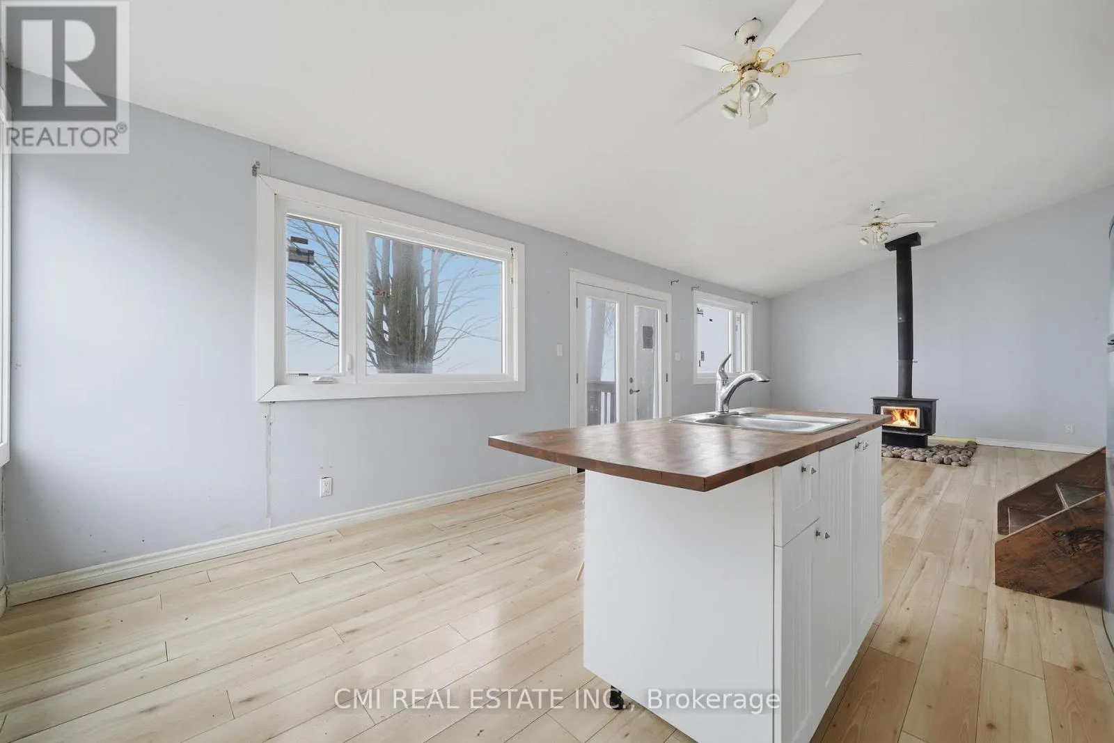 100 ALSOPS BEACH ROAD