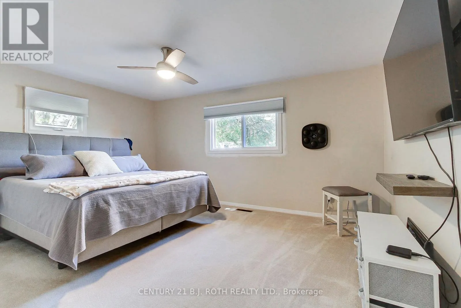 32 FRANKLIN BEACH ROAD