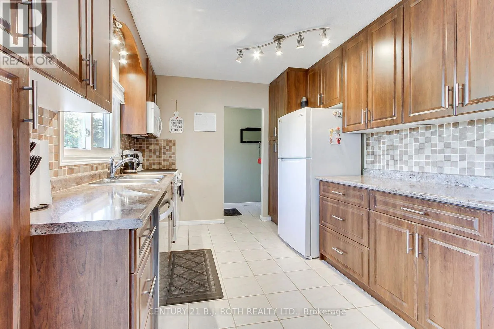 32 FRANKLIN BEACH ROAD