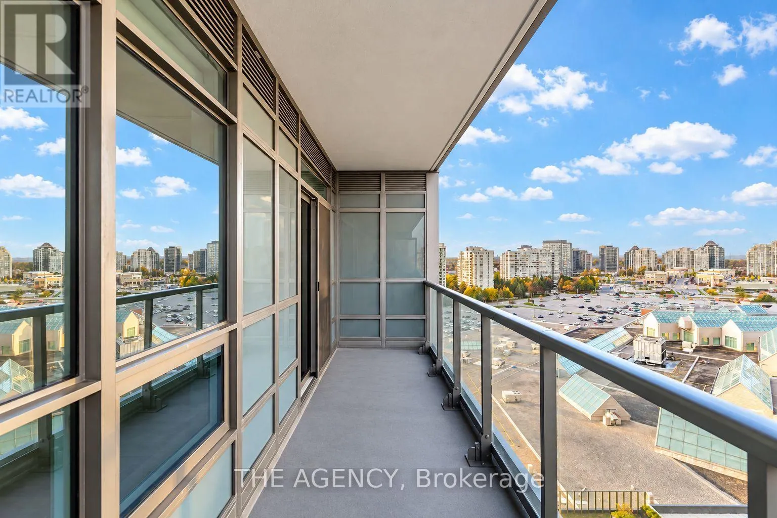 1108 - 30 UPPER MALL WAY