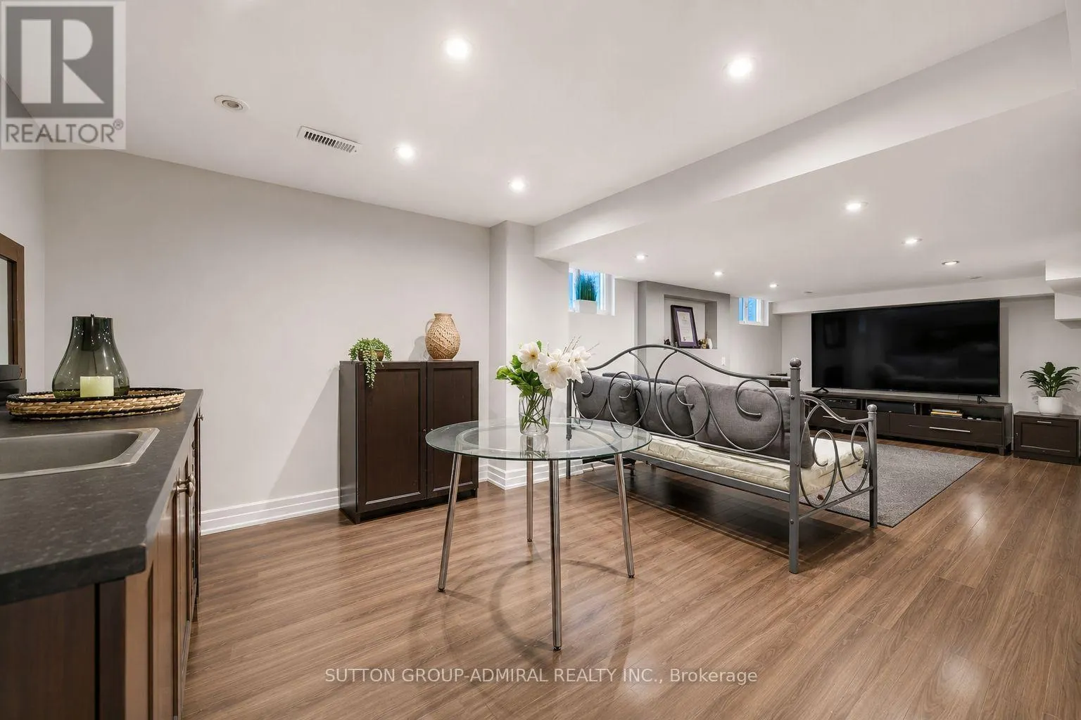 37 GRETMAN CRESCENT