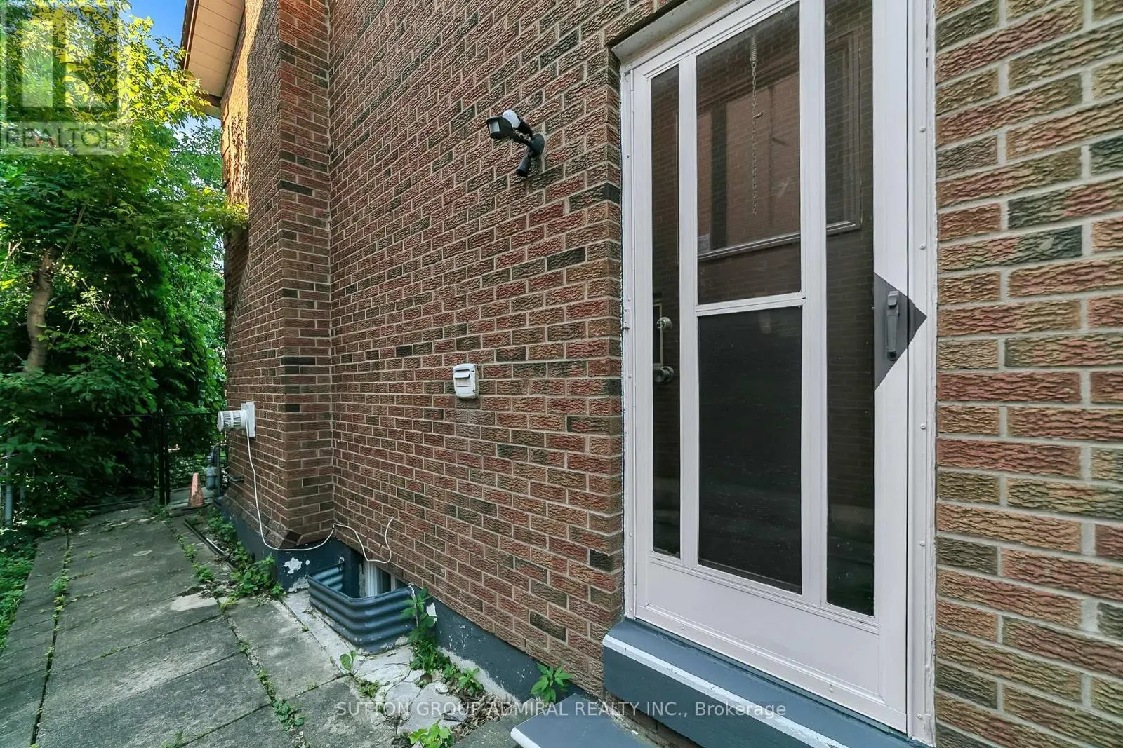37 GRETMAN CRESCENT