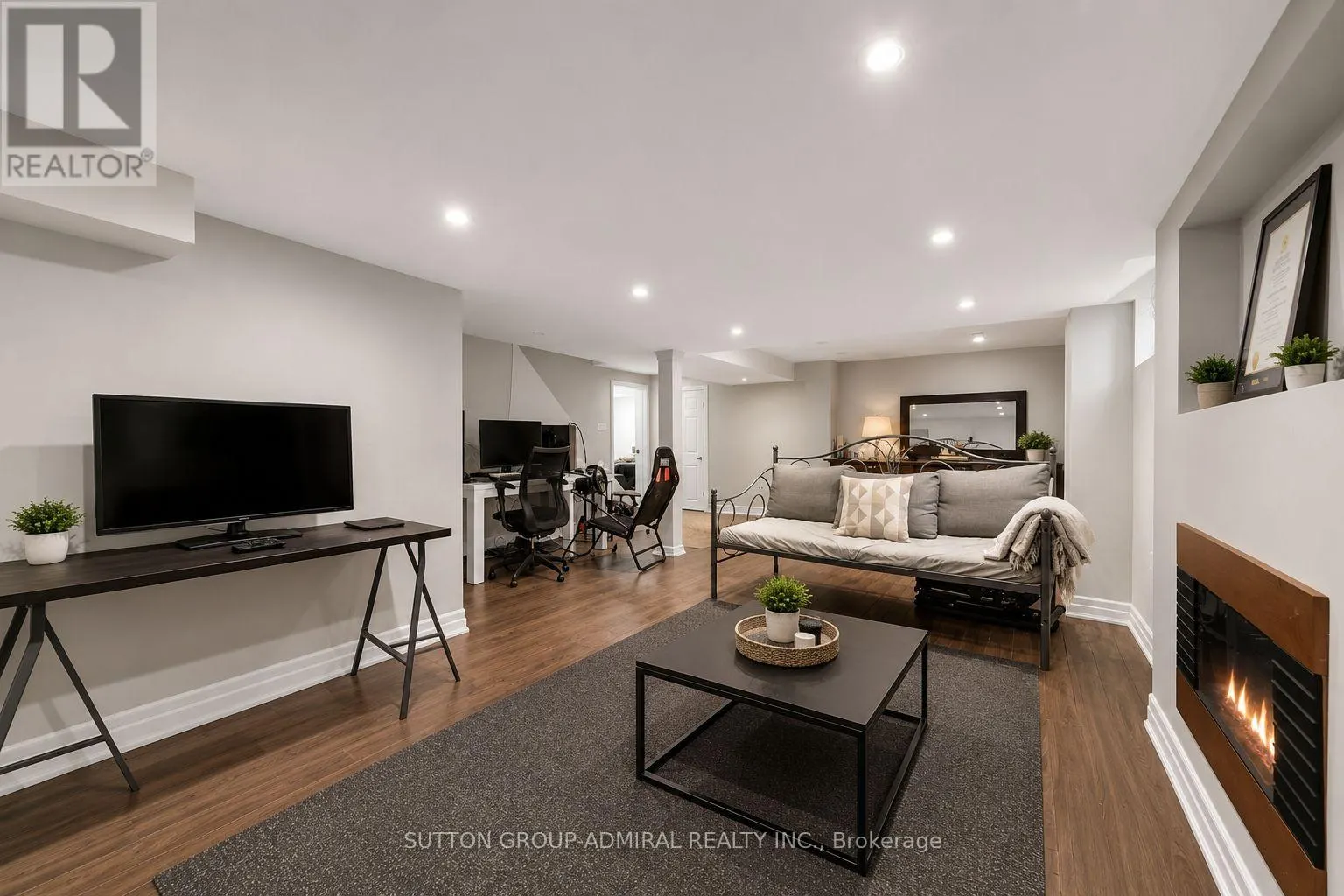37 GRETMAN CRESCENT