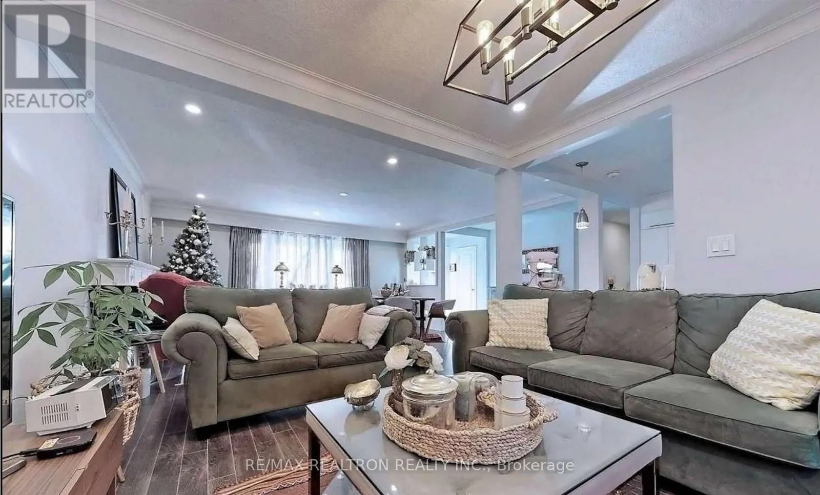 32 KIRK DRIVE