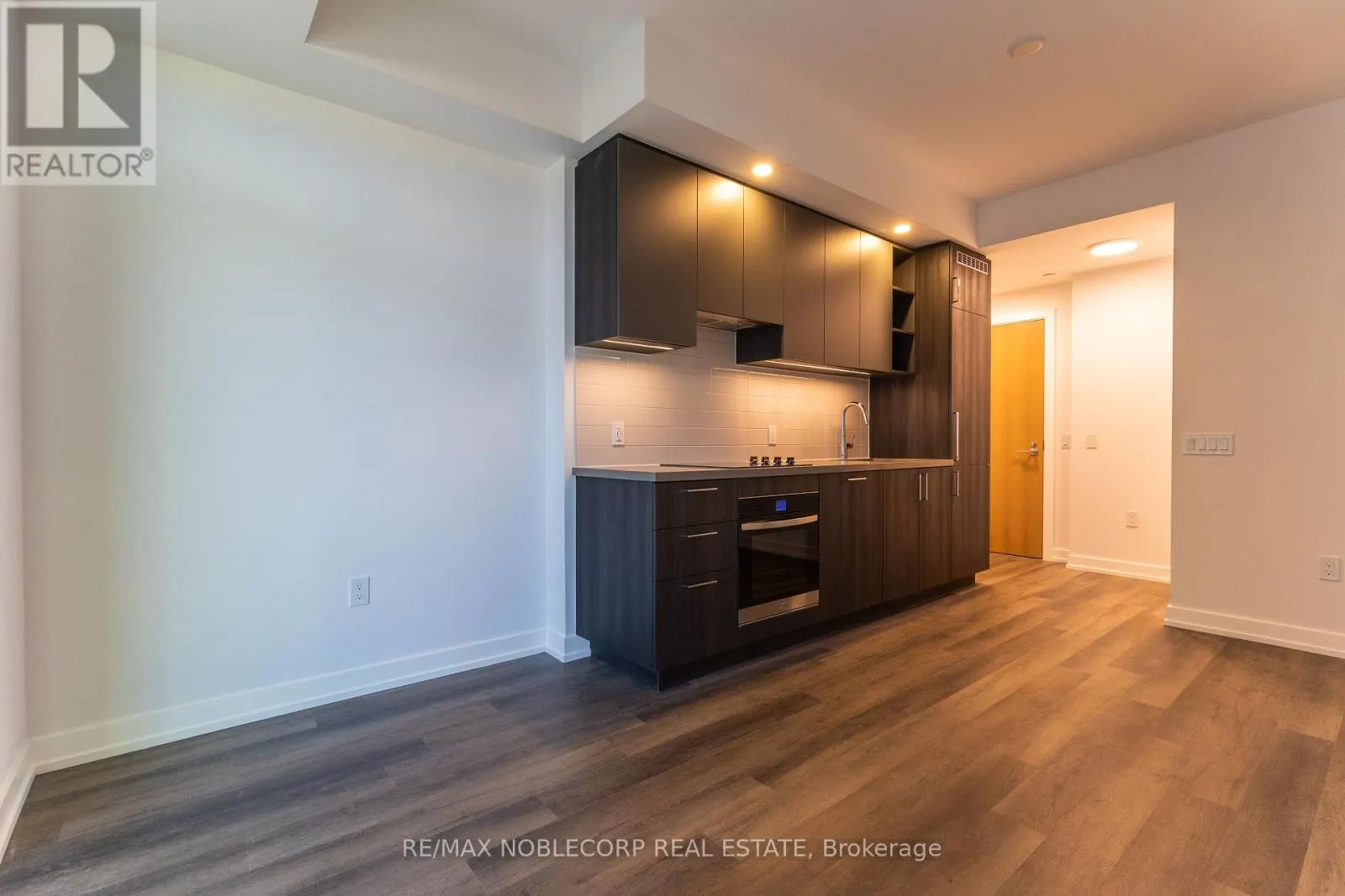 1707A - 5 MEADOWDALE ROAD