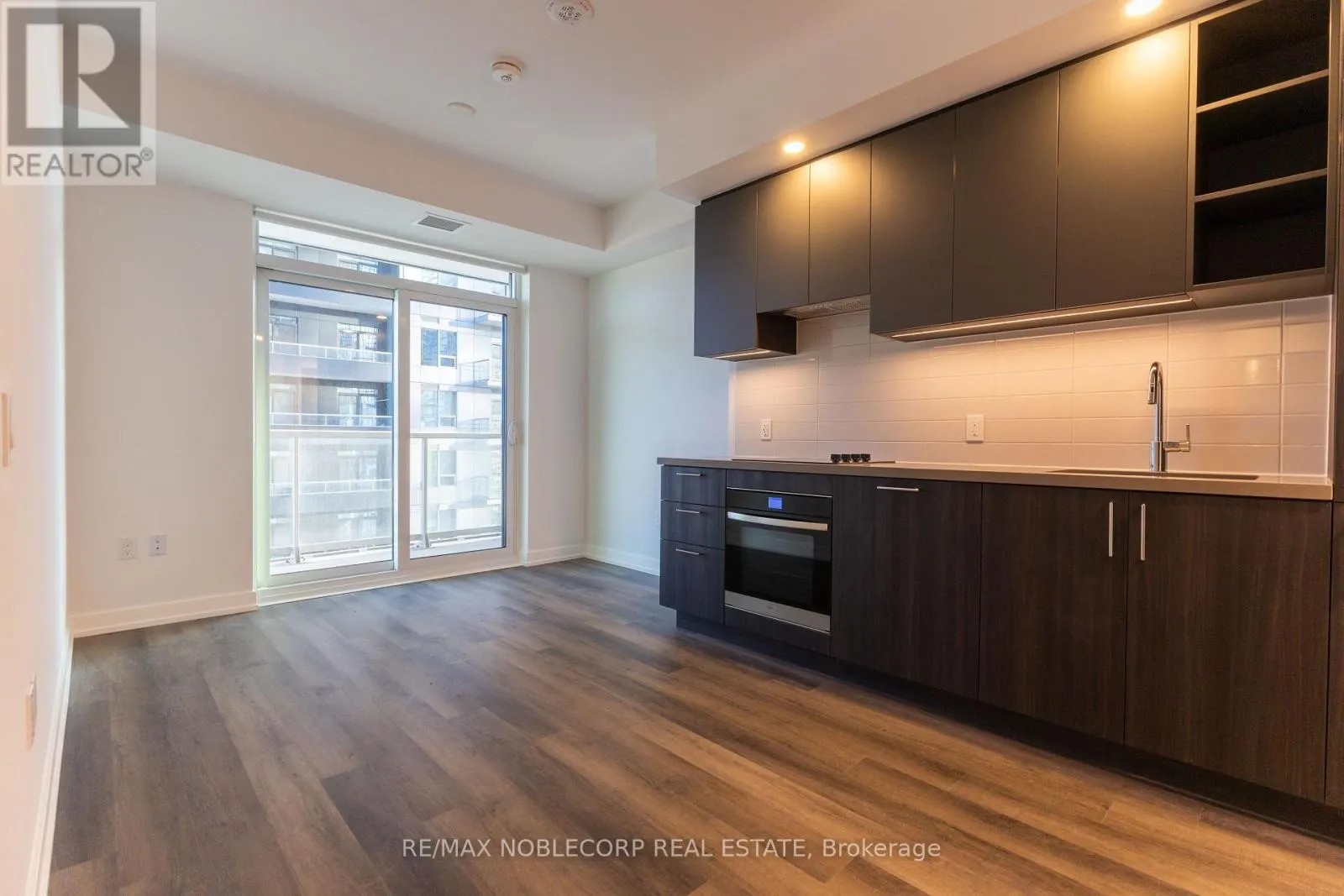 1707A - 5 MEADOWDALE ROAD