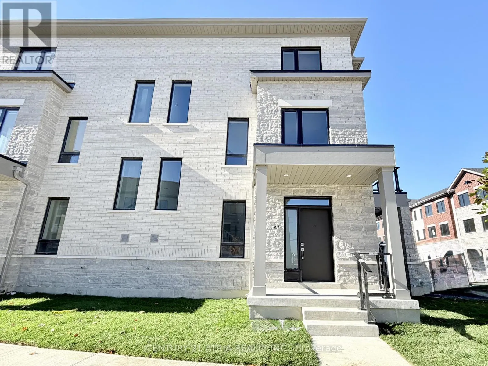 47 GRIMSBY LANE